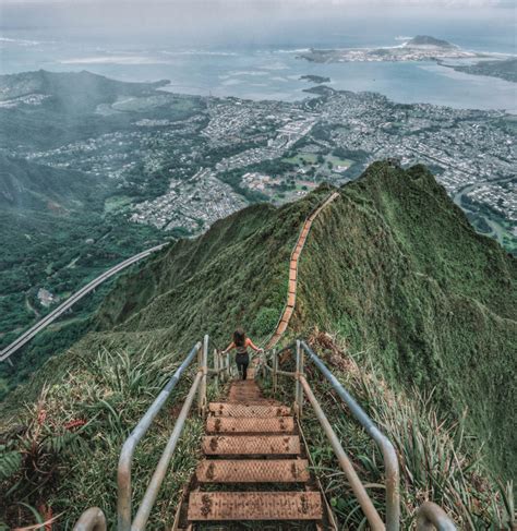 The 10 Best Hikes in Oahu - The Globe Wanderers