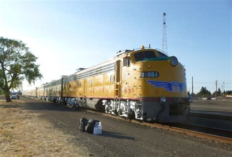 Trackside Classic: 1955 Union Pacific EMD E9 – The Last Of The Classic ...