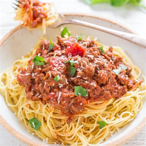 Super Easy Spaghetti Recipe (Done in 15 Minutes!) - Averie Cooks