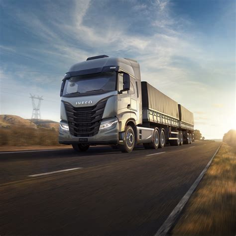 IVECO S-WAY estreou com novo portfólio de serviços e a maior plataforma de conectividade ...