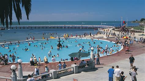 Eastern Beach Reserve, Attraction, Geelong & the Bellarine, Victoria ...