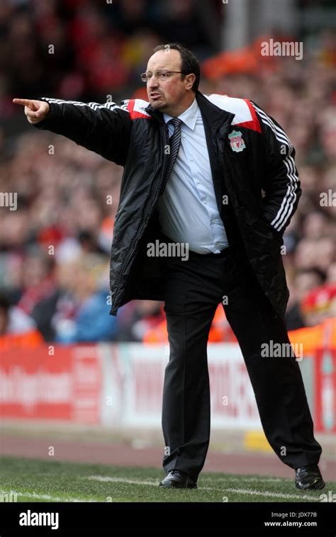 RAFA BENITEZ LIVERPOOL FC MANAGER ANFIELD LIVERPOOL ENGLAND 23 February 2008 Stock Photo - Alamy