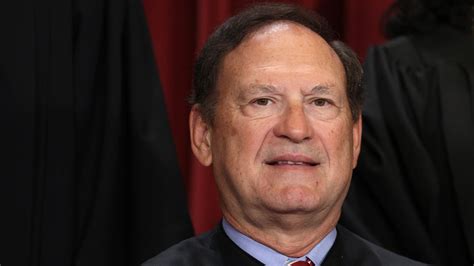 Supreme Court defends Justice Alito after 2014 leak allegation