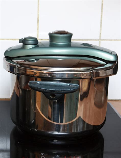 How to Avoid Pressure Cooker Accidents: Guide to Pressure Cooker Safety ...