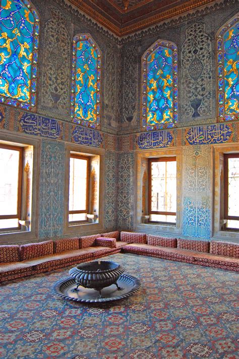 File:Inside the Harem, Topkapi Palace, Istanbul, Turkey (Nov 2009).jpg ...