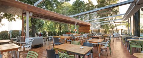 5 Benefits of Patio Dining for RestaurantsGivex