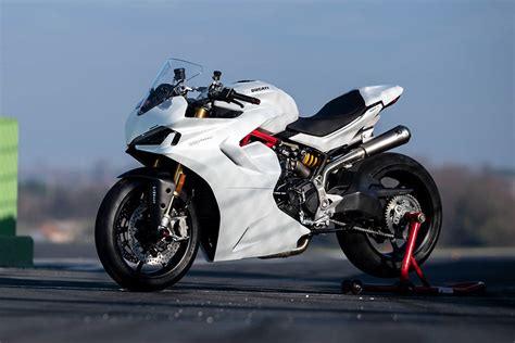 Ducati SuperSport 950 Specifications & Features, Mileage, Weight