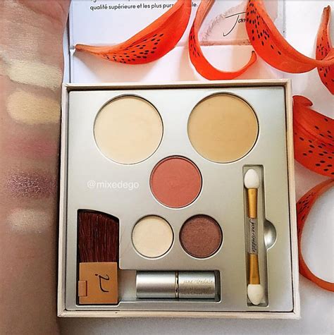 Product Review: Jane Iredale Pure & Simple Makeup Kit – MIXED EGO