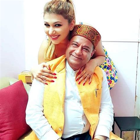 Anup Jalota (Bigg Boss 12) Age, Wife, Girlfriend, Family, Biography ...