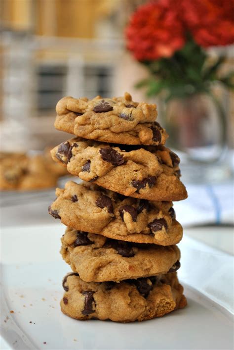 Thick and Chewy Chocolate Chip Cookies - taniabakes