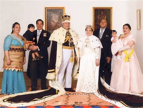 Tongan Royals: «Tonga's royal family during the coronation. King Tupou ...