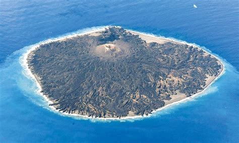 Japanese scientists land on newly formed volcanic island - Newspaper - DAWN.COM