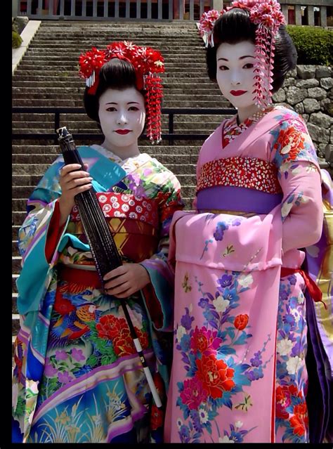 Geisha girls | Geisha, Costume traditionnel, Kimono japonais