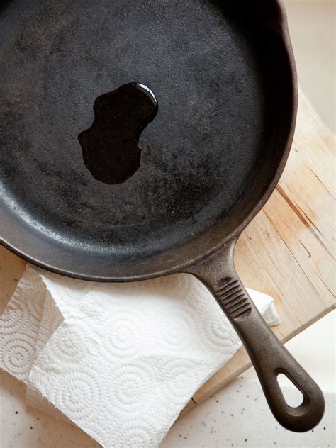 How To Restore a Rusty Cast Iron Skillet | Kitchn