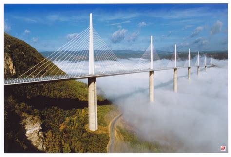 Viaduc de Millau, France (the tallest bridge in the world) [1920x510 ...