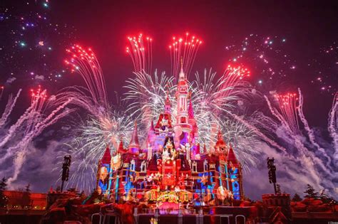 Shanghai Disneyland Reveals Fifth Anniversary Logo During New Year's Eve Fireworks Show ...