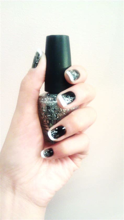 Glitz and glamour nails for the new year? | Makeup nails, Glamour nails ...