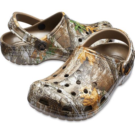 Crocs Men's Classic Realtree Edge Clogs | Academy