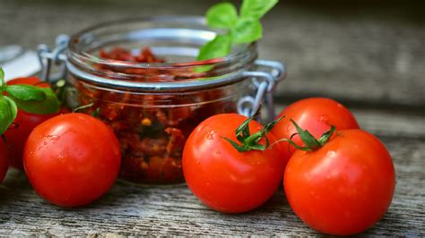 How to make the perfect tomato relish - The NEFF Kitchen