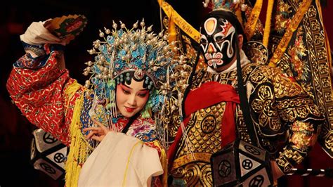 Peking opera | An introduction (Hello China #13) - YouTube