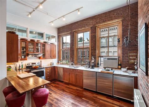 For $10K this perfect Soho loft comes with everything you need plus a ...