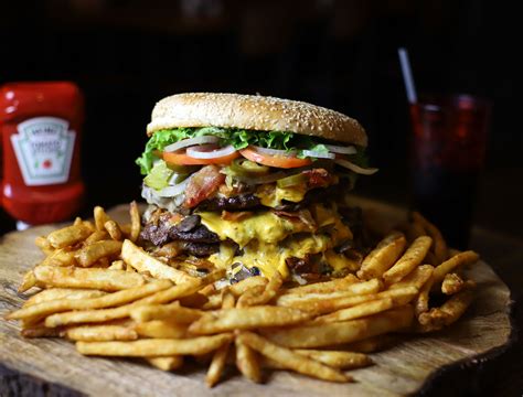 Burger Challenge - The Backyard Grill - Family Restaurant in Houston, TX