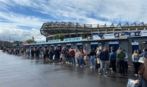 'I can't wait to breathe the same air'. Taylor Swift fans flock to Murrayfield Stadium ahead of ...