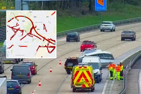 M27 boat crash causes traffic chaos across Southampton | Daily Echo