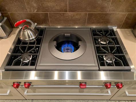 Wolf Rangetop with Wok Burner New Product Introduction Review (SRT362W/SRT484W ) – Metropolitan ...