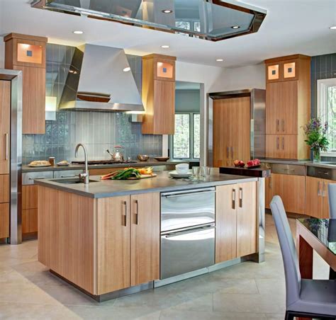 The main types of kitchen hoods. Photo gallery and description