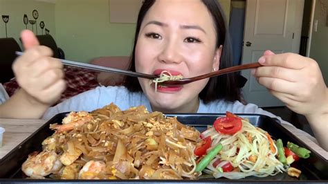 Pad Thai Mukbang - YouTube