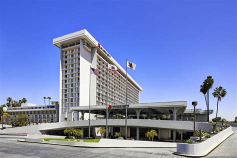 Los Angeles Airport Marriott in Los Angeles (CA) - Room Deals, Photos & Reviews