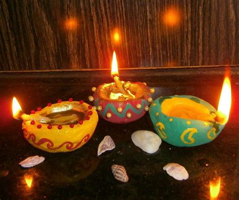 Handmade Decorative Diya (Oil Lamps) | Handmade decorations, Oil lamps ...