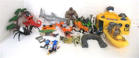 Animal Planet playsets, includes: Sharks, Octopus, Stingray, Underwater lab, Giant Spider, and ...