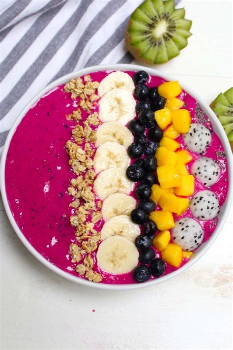 Pitaya Bowl {Dragon Fruit Smoothie Bowl} - TipBuzz