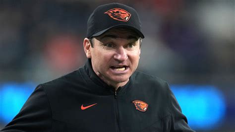 Oregon State's Jonathan Smith apologizes for 'milking' gesture vs. Utah ...