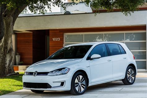 2018 Volkswagen e-Golf Hatchback Specs, Review, and Pricing | CarSession