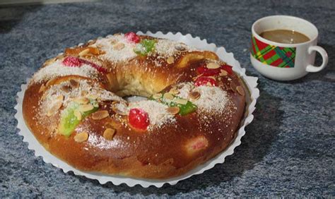 Roscón de Reyes ~ Three Kings Cake - Hispanic Food Network