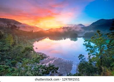 Telaga Warna Geothermal Lake Dieng Plateau Stock Photo 1297892551 | Shutterstock