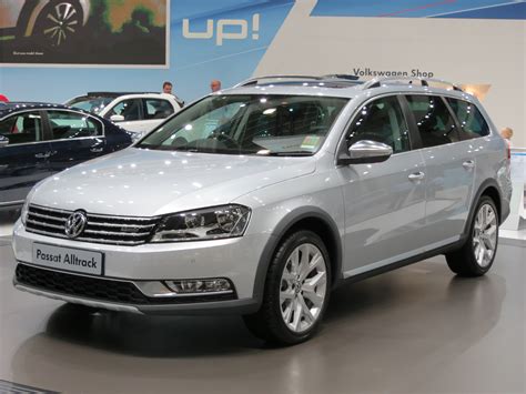 File:2012 Volkswagen Passat (3C MY13) Alltrack station wagon (2012-10-26) 01.jpg - Wikimedia Commons