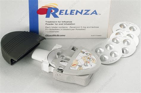 Relenza anti-influenza (flu) drug and inhaler - Stock Image - M726/0014 - Science Photo Library