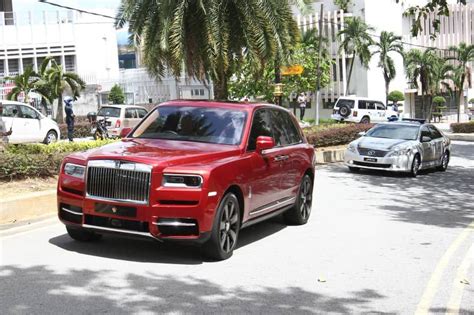 Malaysians Must Know the TRUTH: Johor Sultan arrives to meet state reps