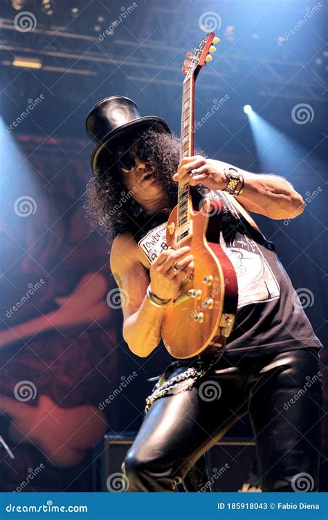 Slash during the concert editorial stock photo. Image of guns - 185918043