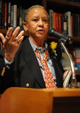 Nikki Giovanni biography | birthday, trivia | American Activist | Who2