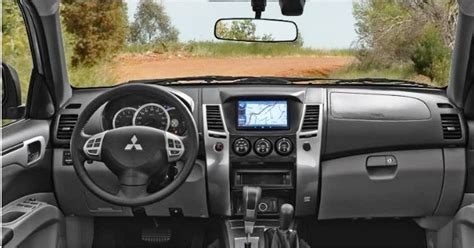 Pajero Dakar HPE Flex 2012 Conforto e Luxo de um Sedã com Segurança de ...