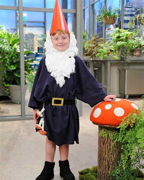 Gnome Costumes (for Men, Women, Kids) | PartiesCostume.com