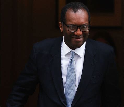 Liz Truss Sacks Kwasi Kwarteng Hours After He Arrives From US - TrendRadars