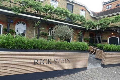 review of London seafood restaurant Rick Stein Barnes in Mortlake by Andy Hayler in June 2017