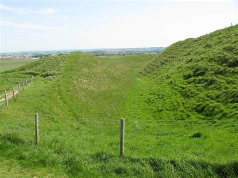 Maiden_Castle_Dorset_England_04