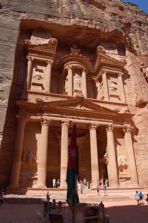 Thursday Geology Picture: Sandstone Statues in the Petra Siq - Georneys - AGU Blogosphere